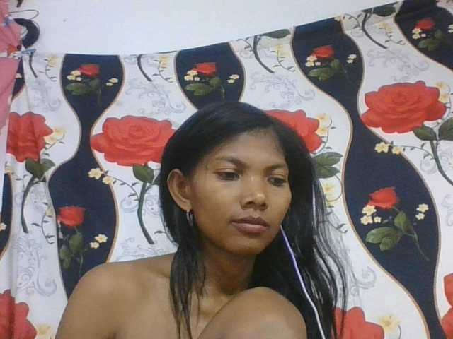 Lyah7a live cam on BongaCams