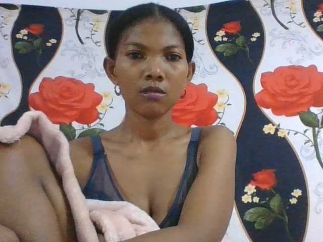 Lyah7a live cam on BongaCams