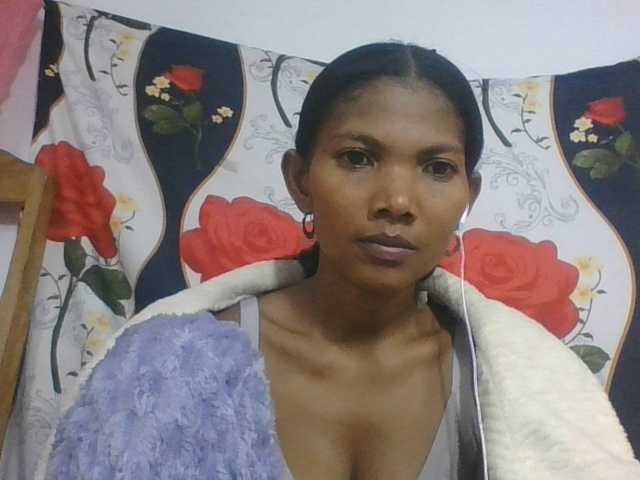 Lyah7a live cam on BongaCams