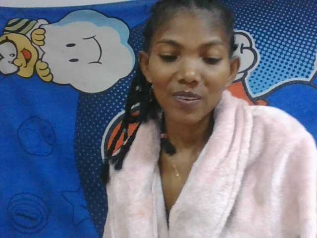 Lyah7a live cam on BongaCams