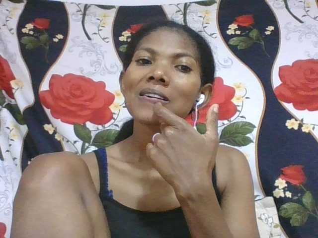 Lyah7a live cam on BongaCams