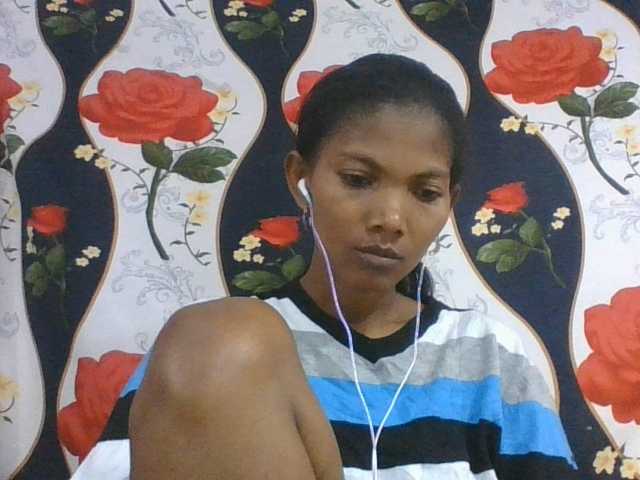 Lyah7a live cam on BongaCams