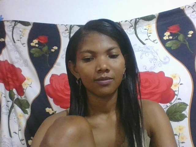 Lyah7a live cam on BongaCams