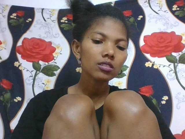 Lyah7a live cam on BongaCams