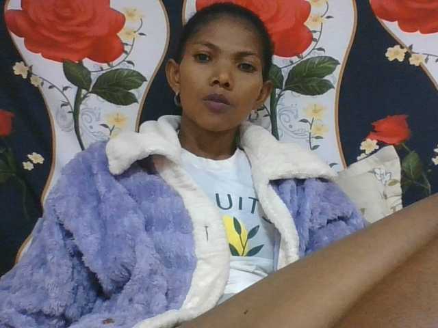 Lyah7a live cam on BongaCams