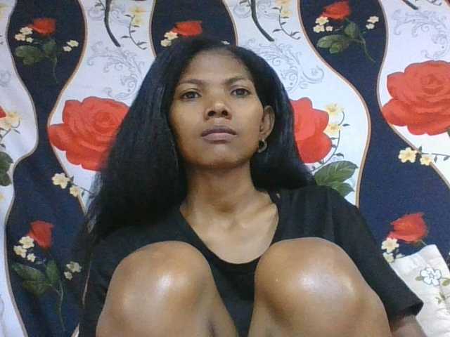 Lyah7a live cam on BongaCams