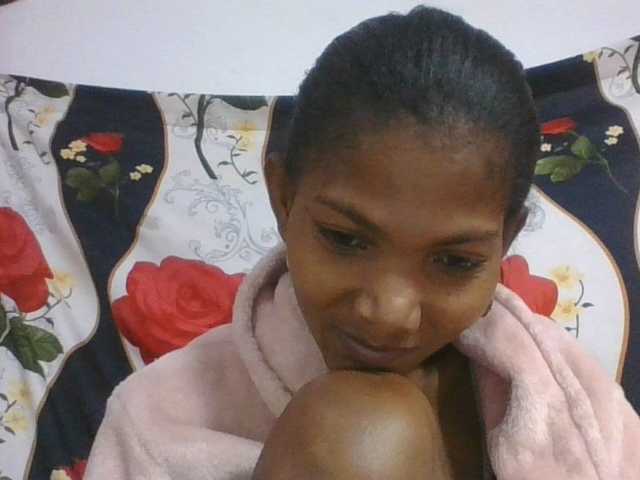 Lyah7a live cam on BongaCams