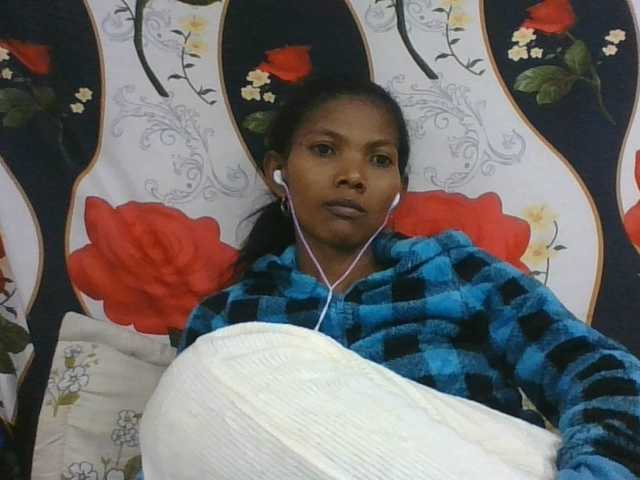 Lyah7a live cam on BongaCams