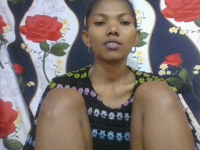 Lyah7a live cam on BongaCams