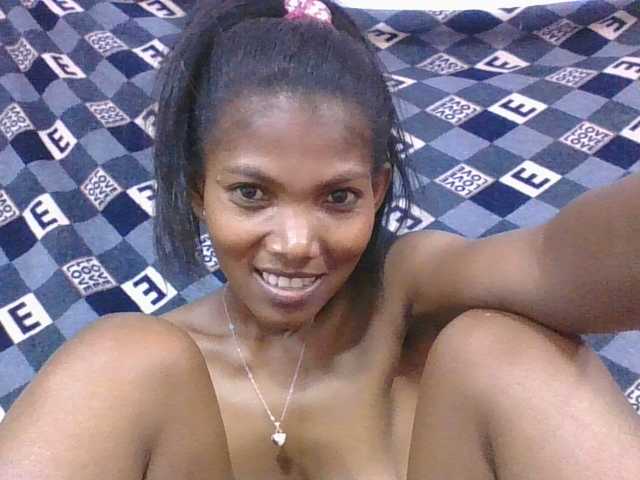 Lyah7a's BongaCams show and profile