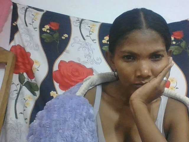 Lyah7a live cam on BongaCams