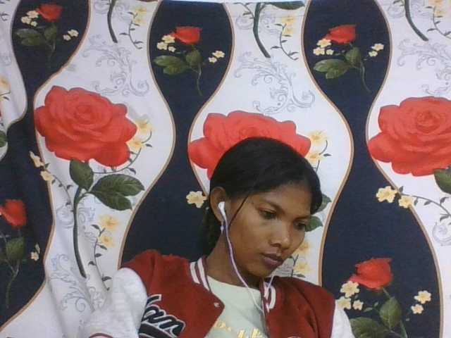 Lyah7a live cam on BongaCams