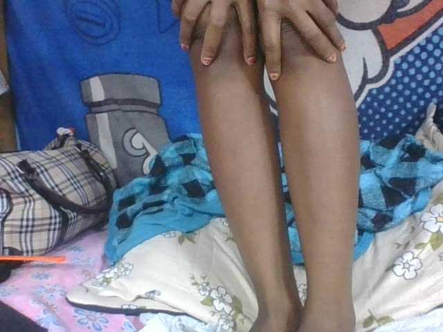 Lyah7a live cam on BongaCams