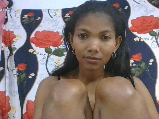 Lyah7a live cam on BongaCams