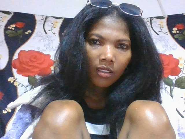 Lyah7a live cam on BongaCams