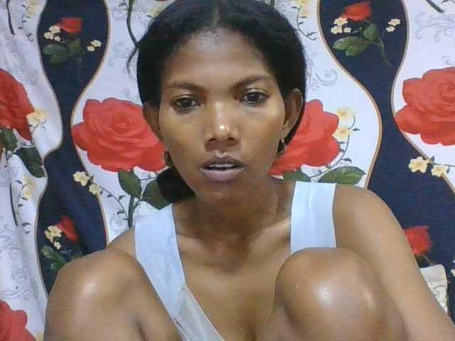 Lyah7a live cam on BongaCams