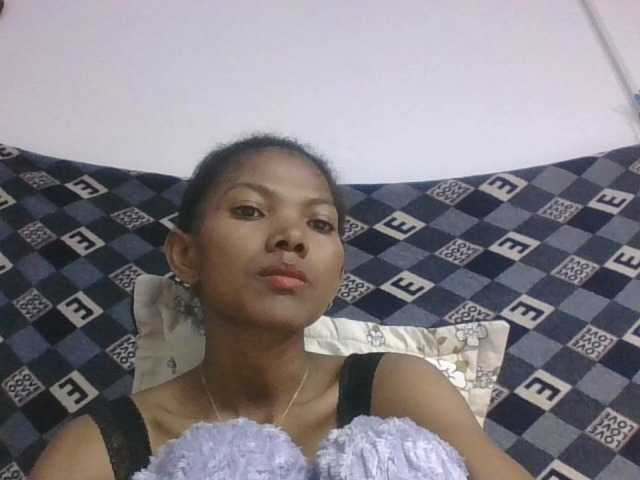 Lyah7a live cam on BongaCams