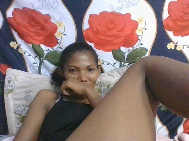 Lyah7a live cam on BongaCams