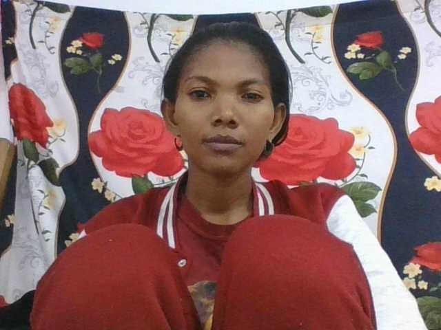Lyah7a live cam on BongaCams