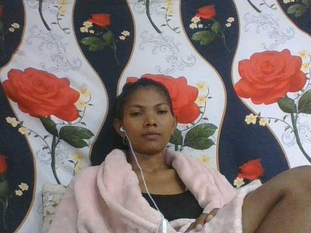 Lyah7a live cam on BongaCams