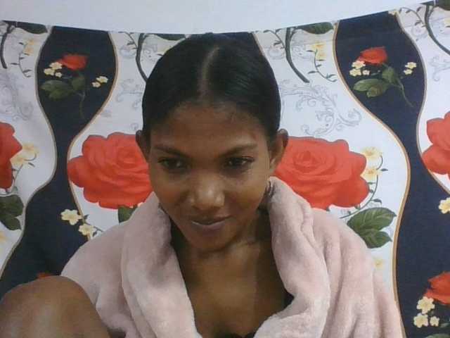 Lyah7a live cam on BongaCams