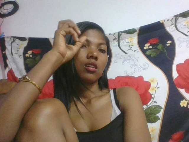 Lyah7a live cam on BongaCams