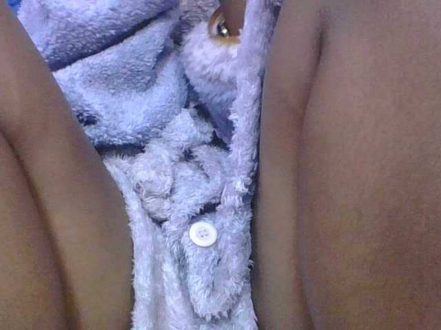Lyah7a live cam on BongaCams