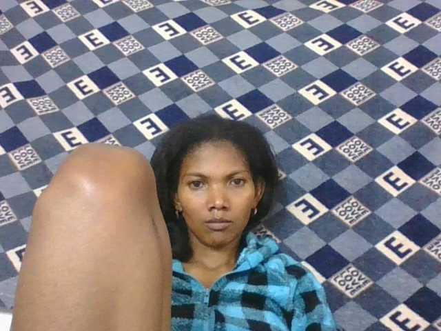 Lyah7a live cam on BongaCams