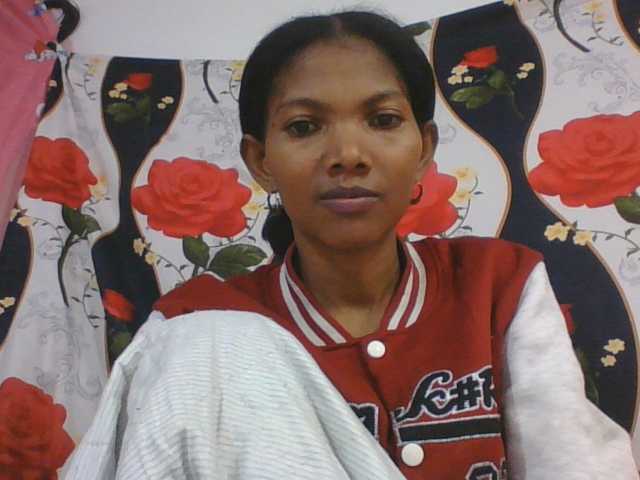Lyah7a live cam on BongaCams