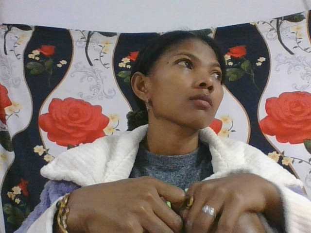 Lyah7a live cam on BongaCams