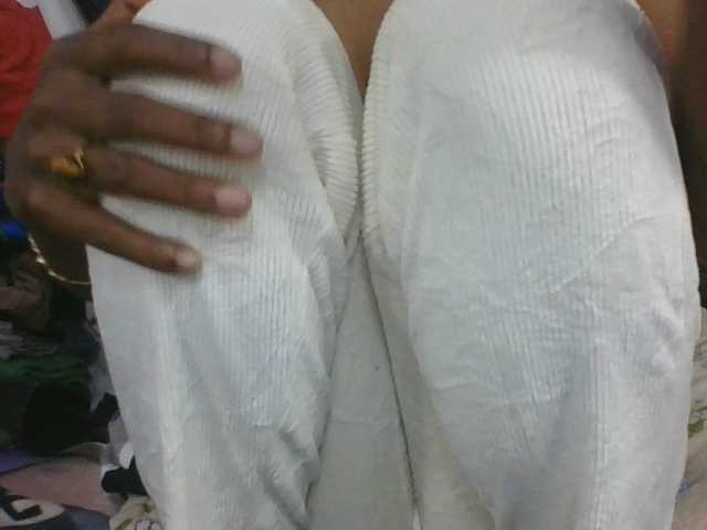 Lyah7a live cam on BongaCams