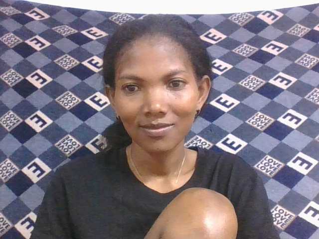 Lyah7a live cam on BongaCams