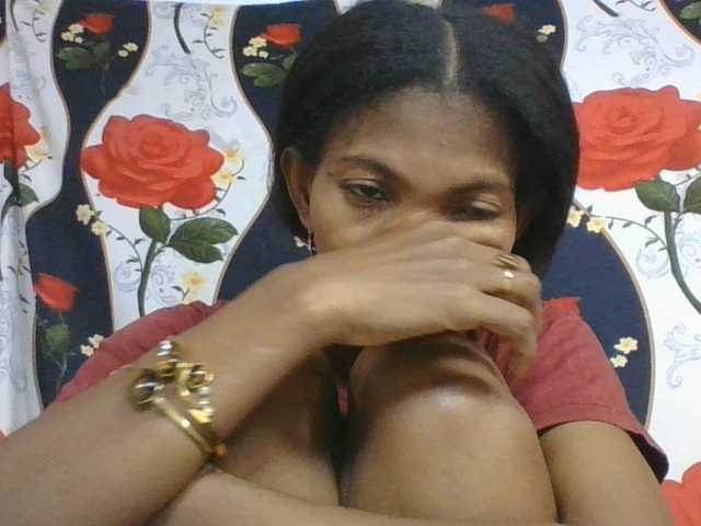 Lyah7a live cam on BongaCams