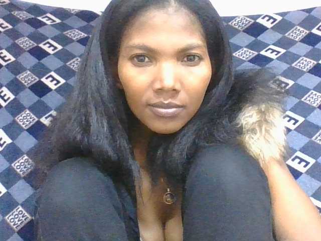 Lyah7a live cam on BongaCams