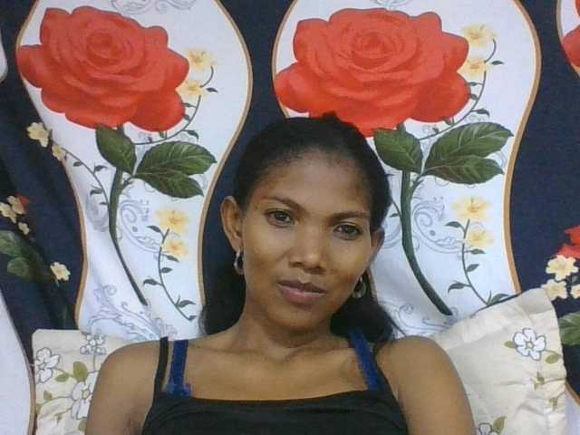 Lyah7a live cam on BongaCams
