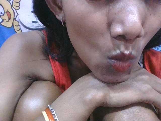 Lyah7a live cam on BongaCams