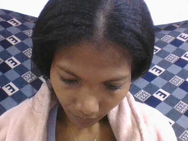 Lyah7a live cam on BongaCams