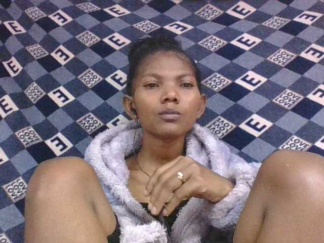 Lyah7a's BongaCams show and profile