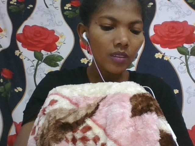 Lyah7a live cam on BongaCams