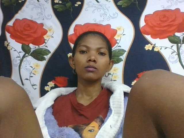 Lyah7a live cam on BongaCams