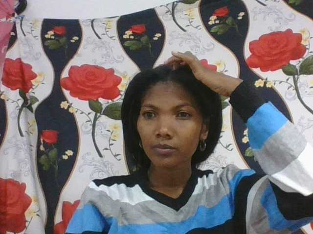 Lyah7a live cam on BongaCams