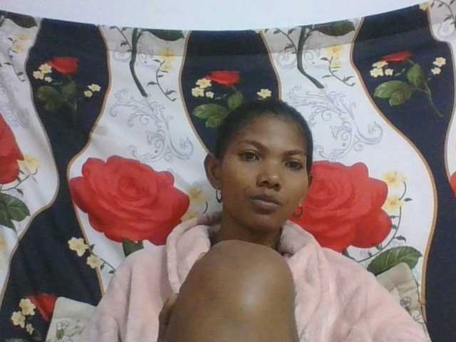 Lyah7a live cam on BongaCams