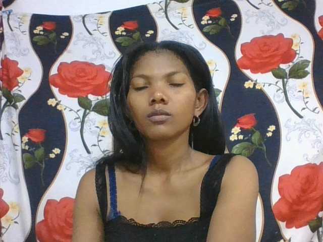 Lyah7a live cam on BongaCams