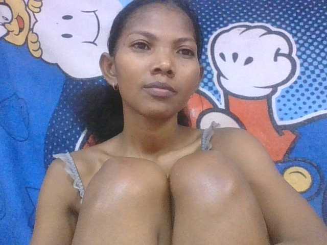 le modèle Lyah7a est en webcam porno dans un show sur le site bongacams, il possède les tags suivants: Ebony,Brunette,Shaved