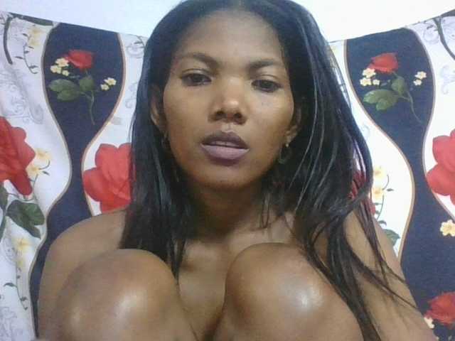 Lyah7a live cam on BongaCams