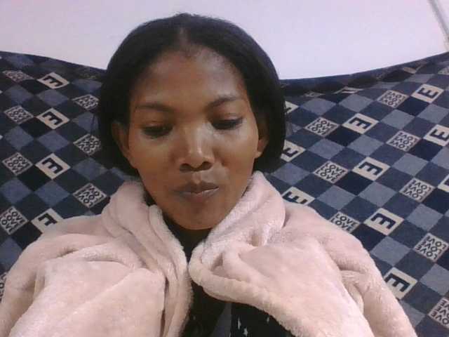 Lyah7a live cam on BongaCams