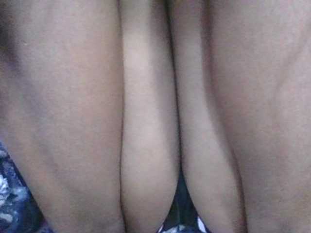 Lyah7a live cam on BongaCams