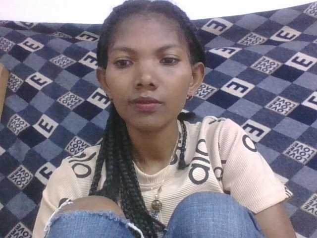 Lyah7a live cam on BongaCams