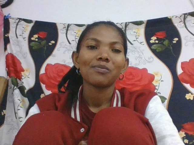 Lyah7a live cam on BongaCams