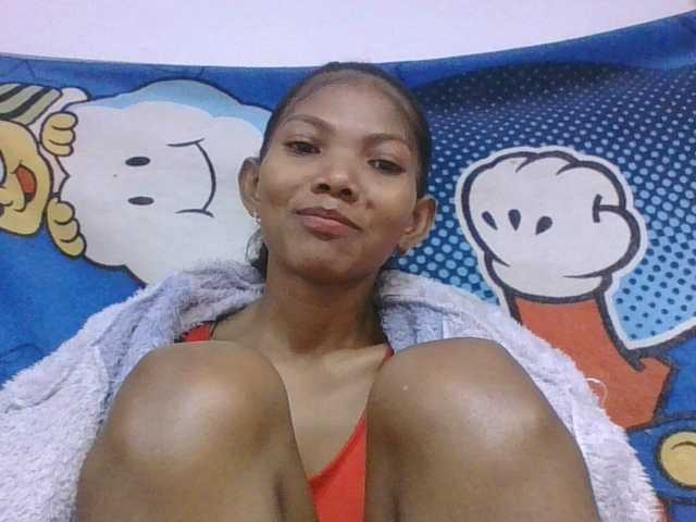 Lyah7a live cam on BongaCams